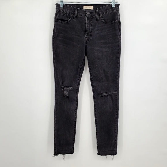 Madewell Petite 9" Mid-Rise Skinny Jeans in Black Sea - Picture 4 of 13